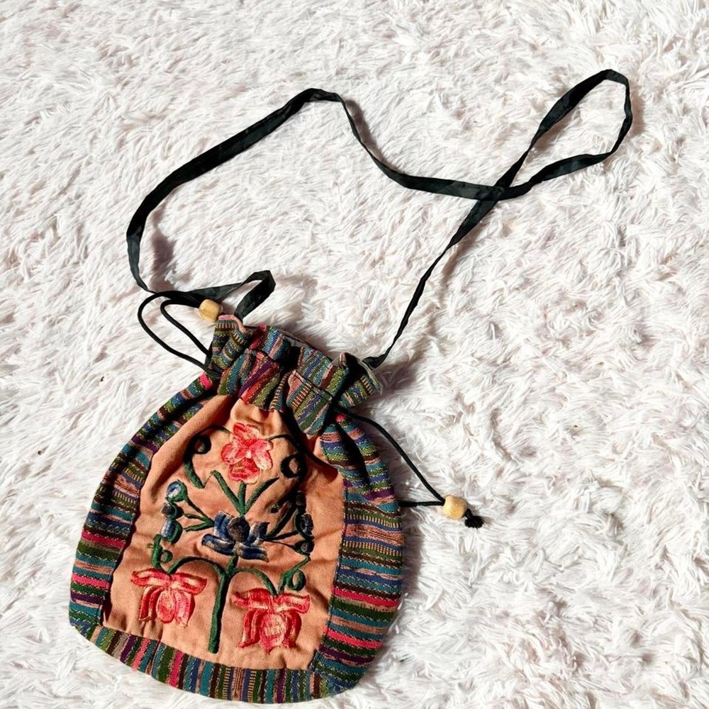 Floral Embroidered Artisan Earthy Hippie‎ Patchouli Drawstring Shoulder Purse